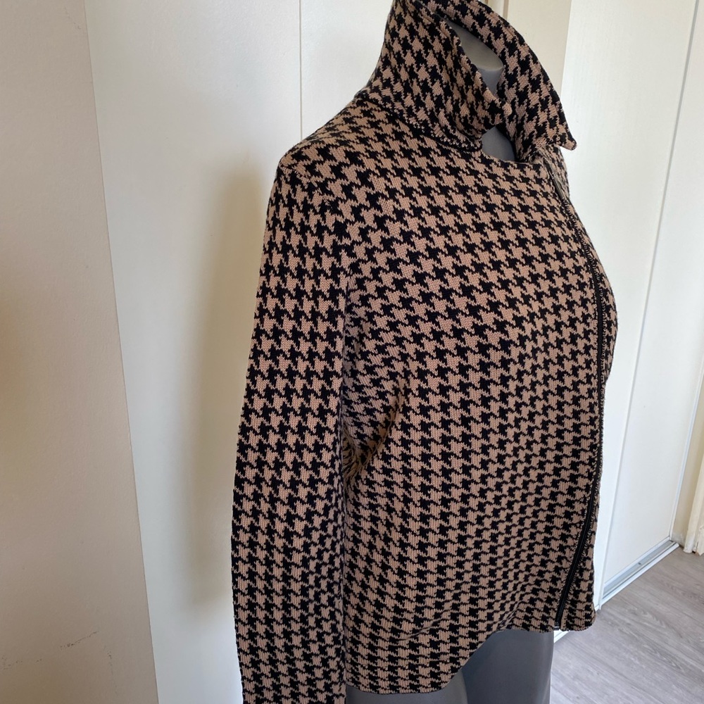 Chaps Size Medium Brown/Black Houndstooth Front Z… - image 3